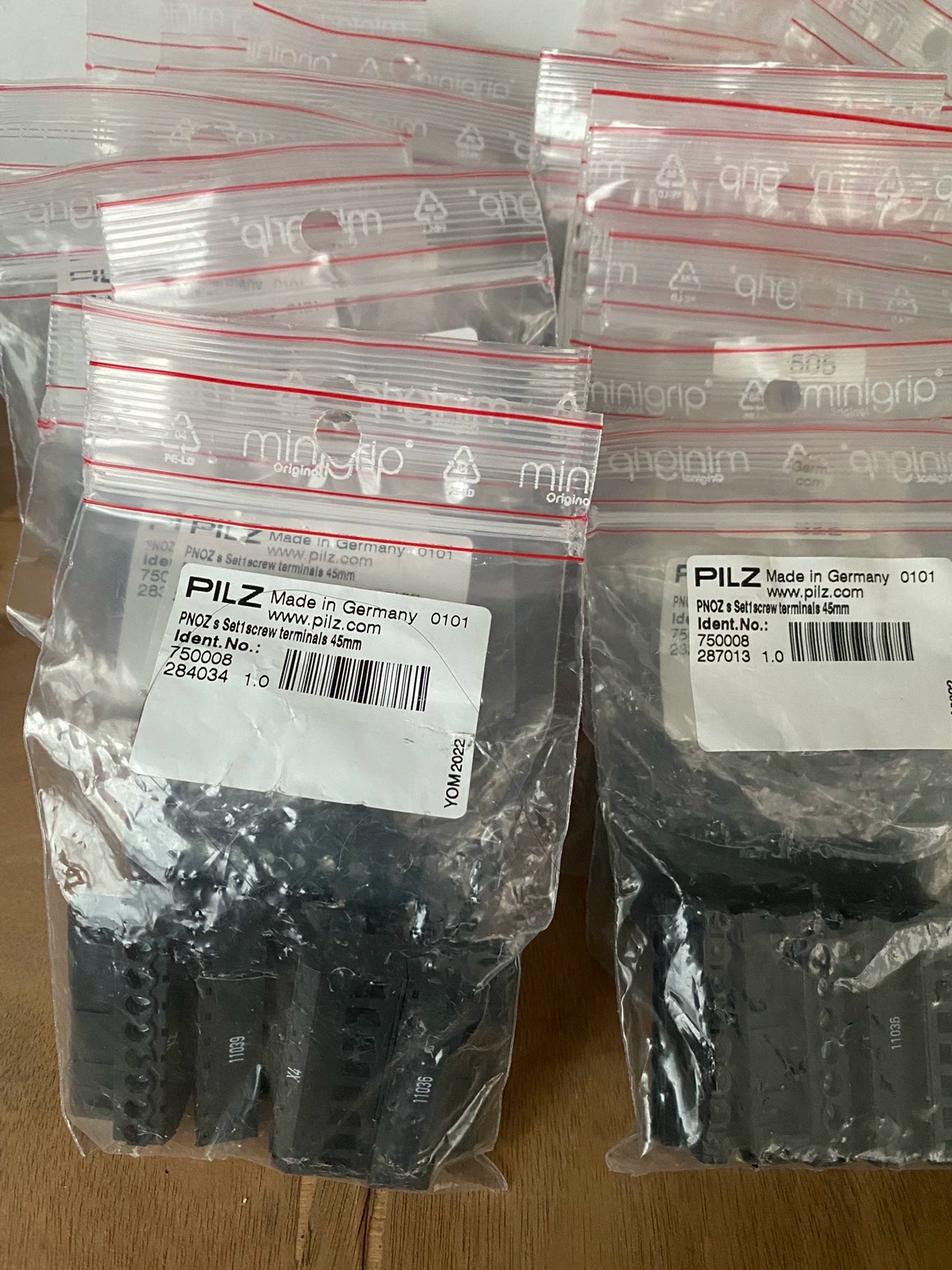 1pc new  PILZ 750330