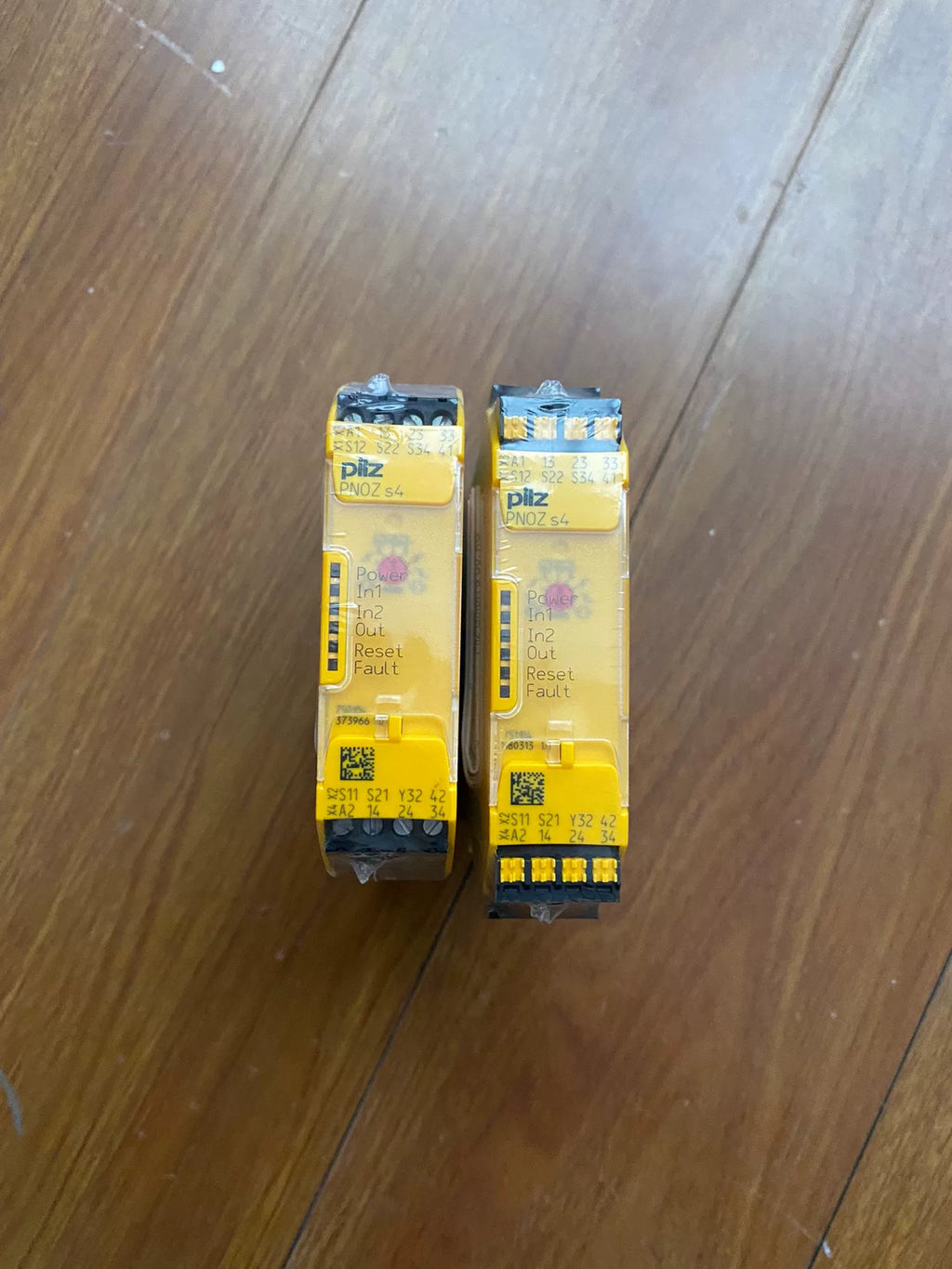 1pc new  PILZ 750104
