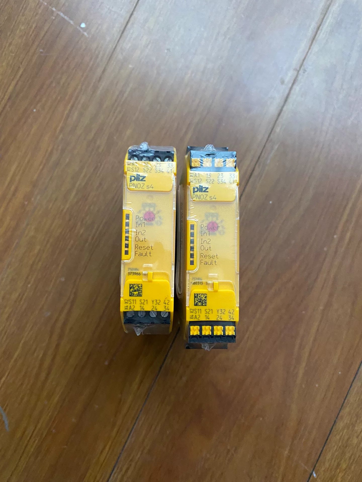 1pc new  PILZ 750104