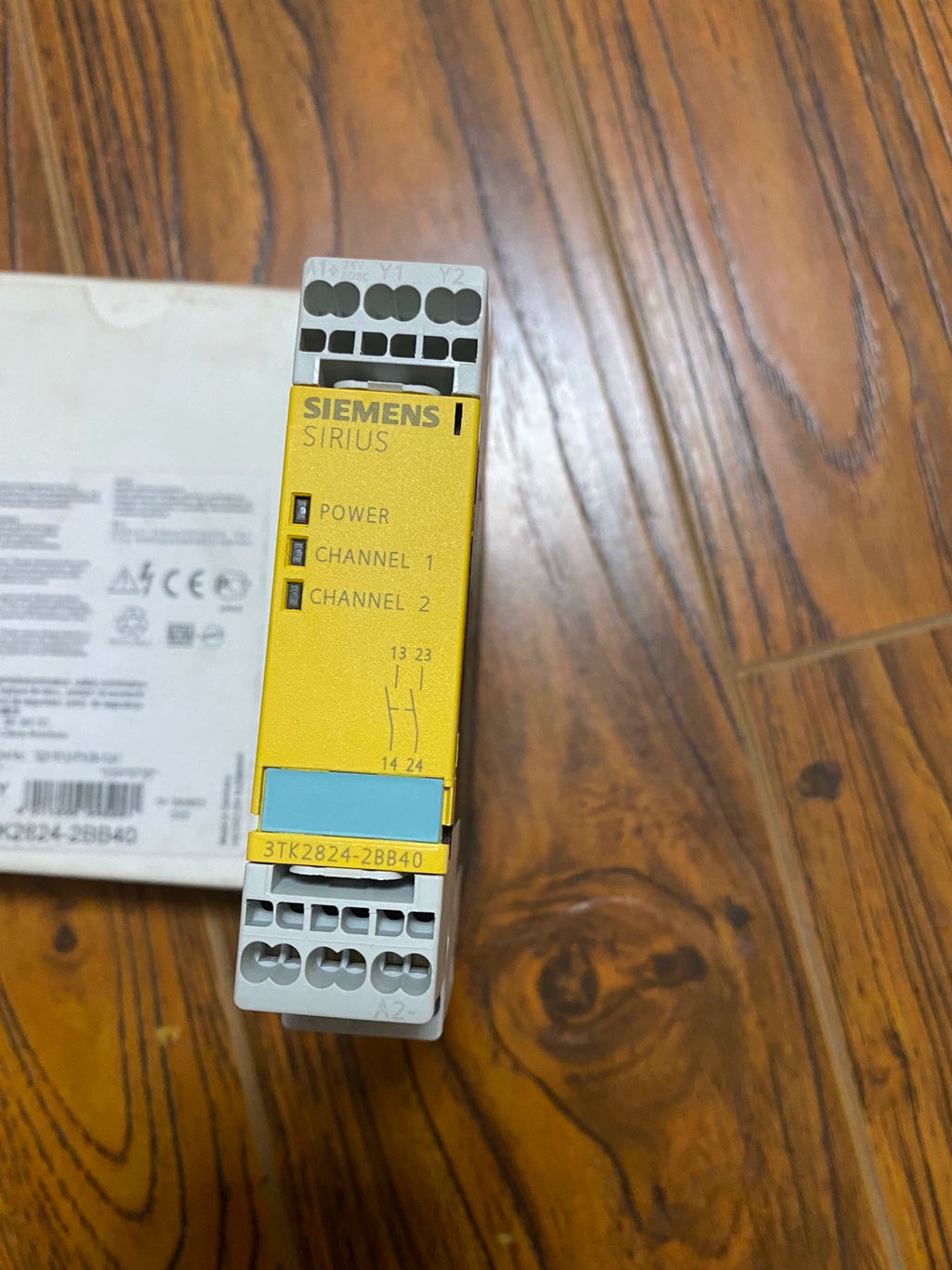 1pc new  SIEMENS 3TK2824-2BB40 24VDC