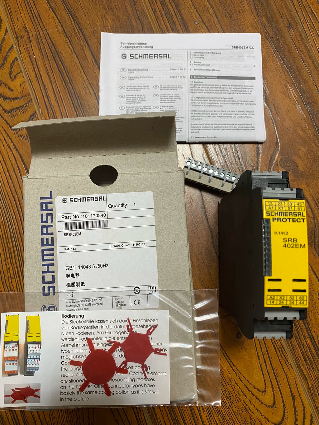 1pc new  SCHMERSAL SRB402EM-24V
