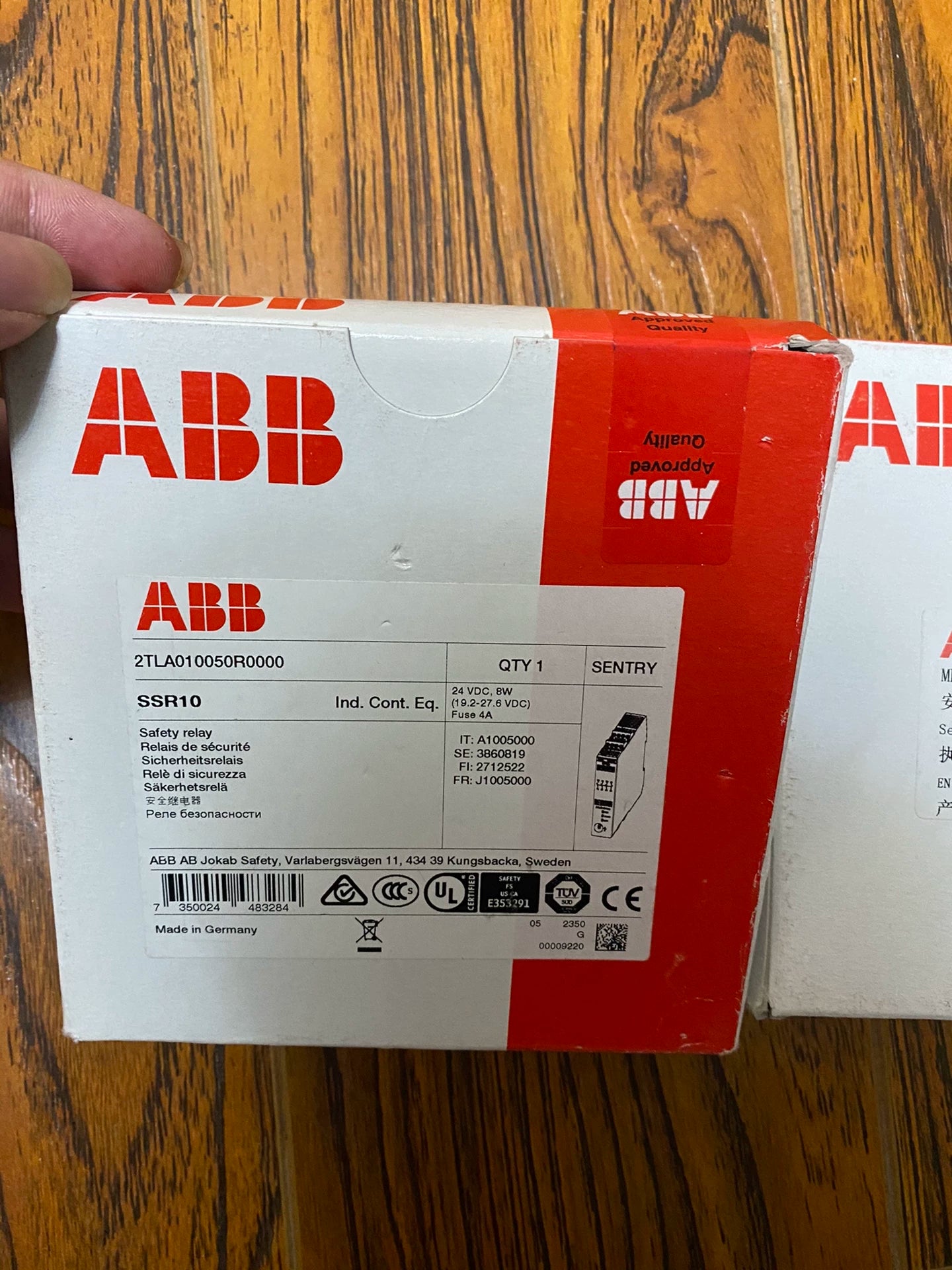 1pc new  ABB 2TLA010050R0000