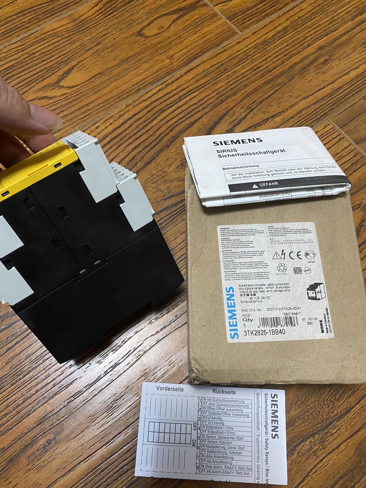 1pc new  SIEMENS 3TK2826-1BB40