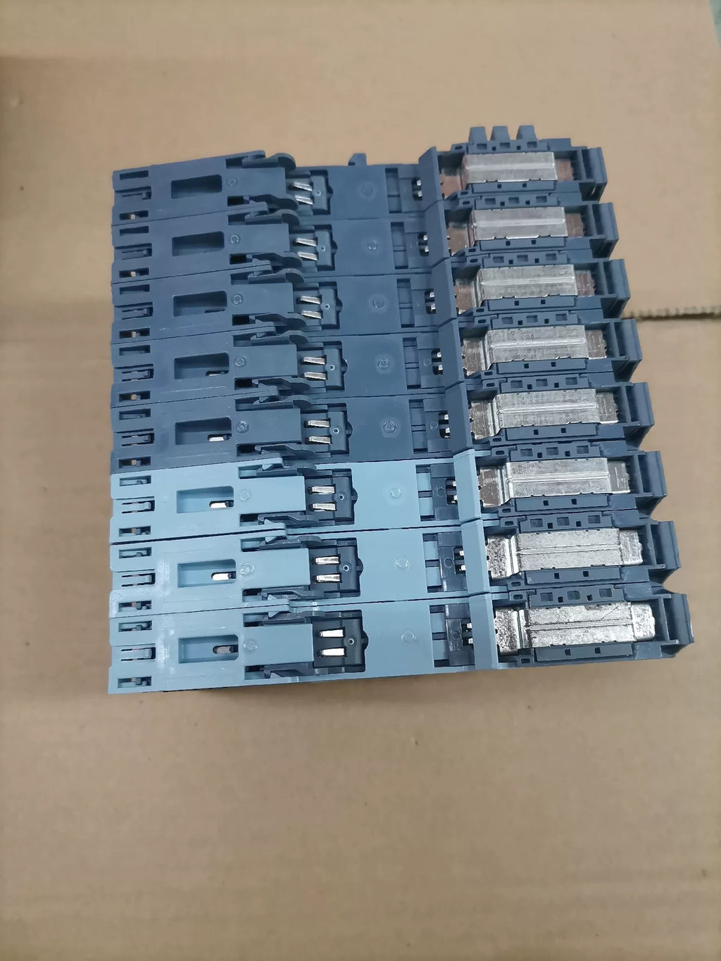 1pc New   SIEMENS 6ES7132-6BH00-0BA0