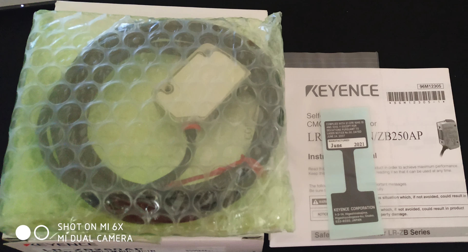 1pc New   KEYENCE LR-ZB250AP