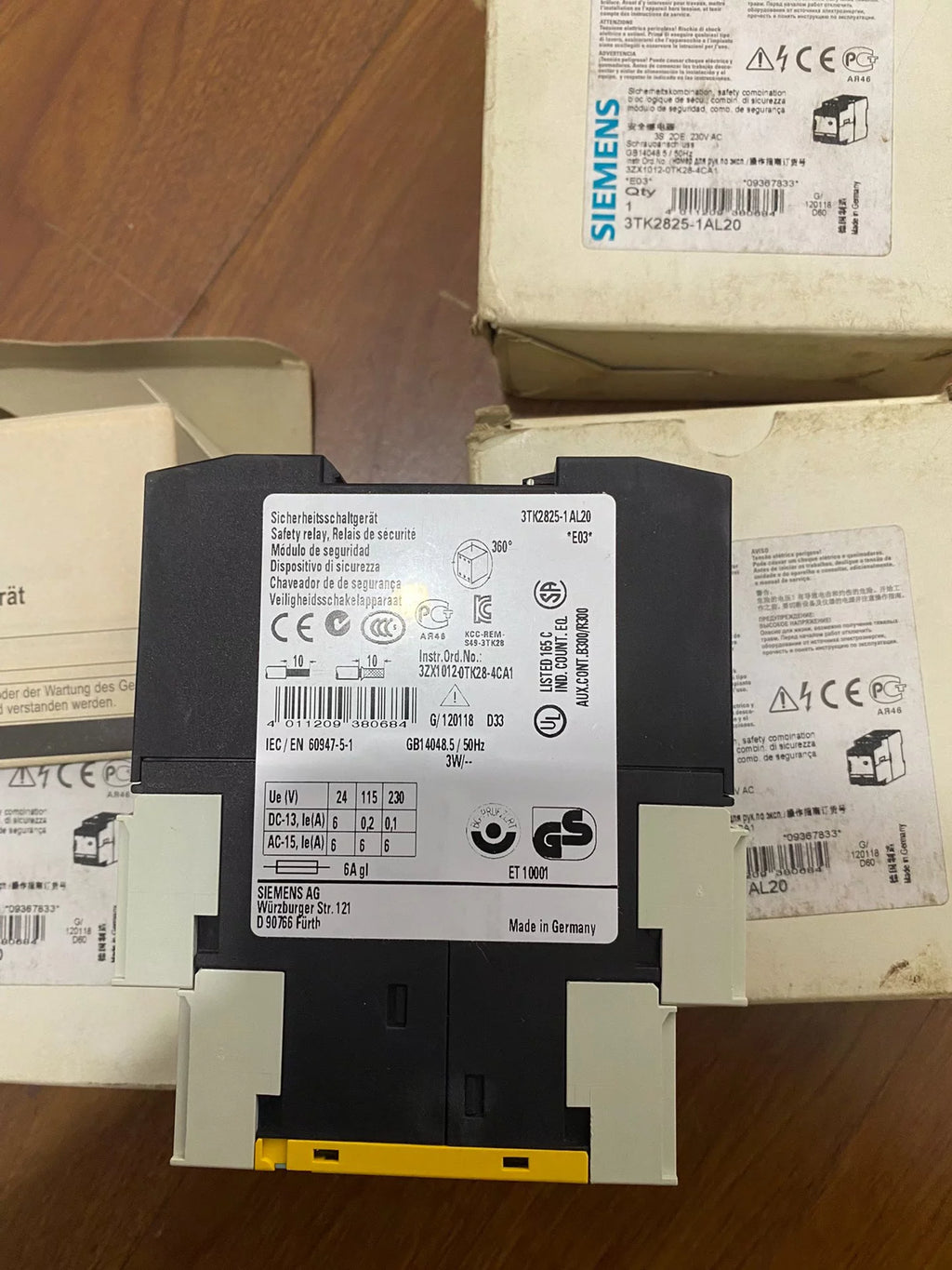 1pc new  SIEMENS 3TK2825-1AL20