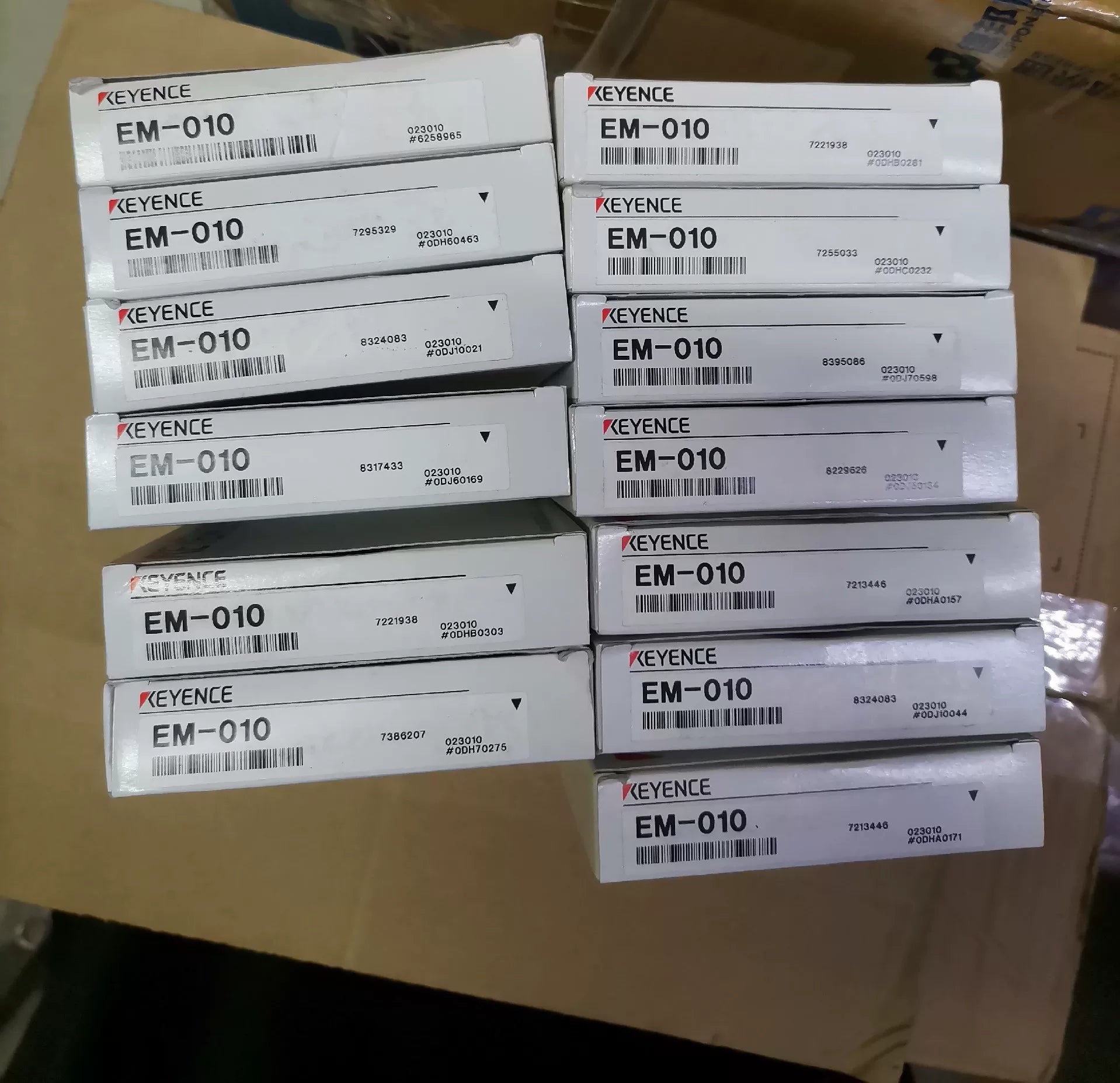 1pc New   KEYENCE EM-010